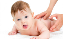 婴儿不长头发以及掉发的原因 为什么宝宝脑后勺一圈不长头发